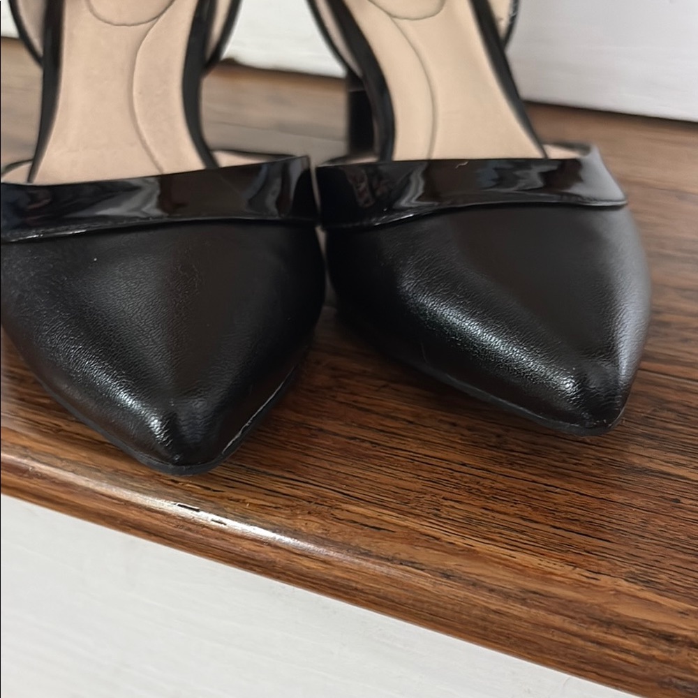 Life Stride Black Heels Classic Pointed-Toe Pumps, size 6 - Picture 2 of 8